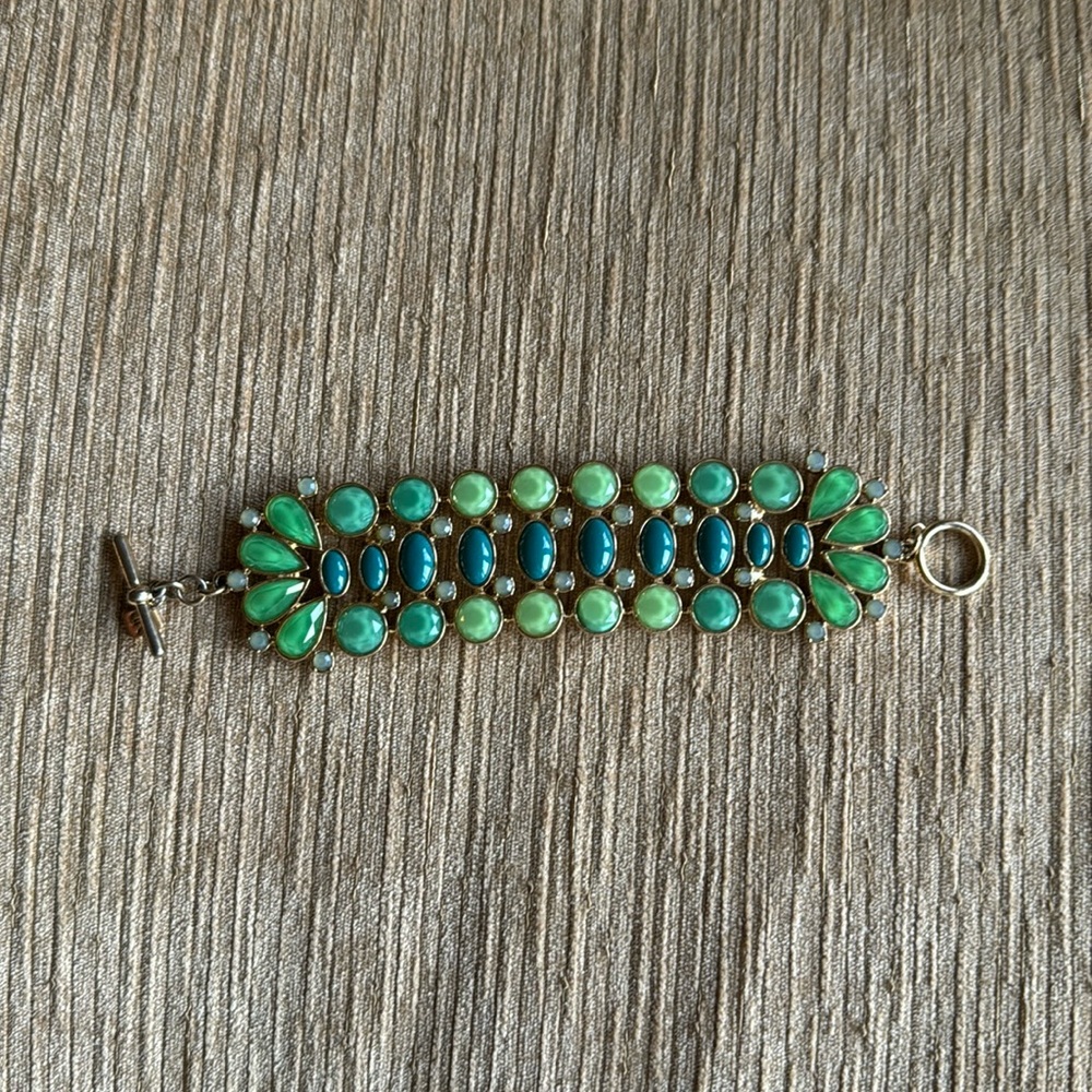 Banana Republic green gem bracelet